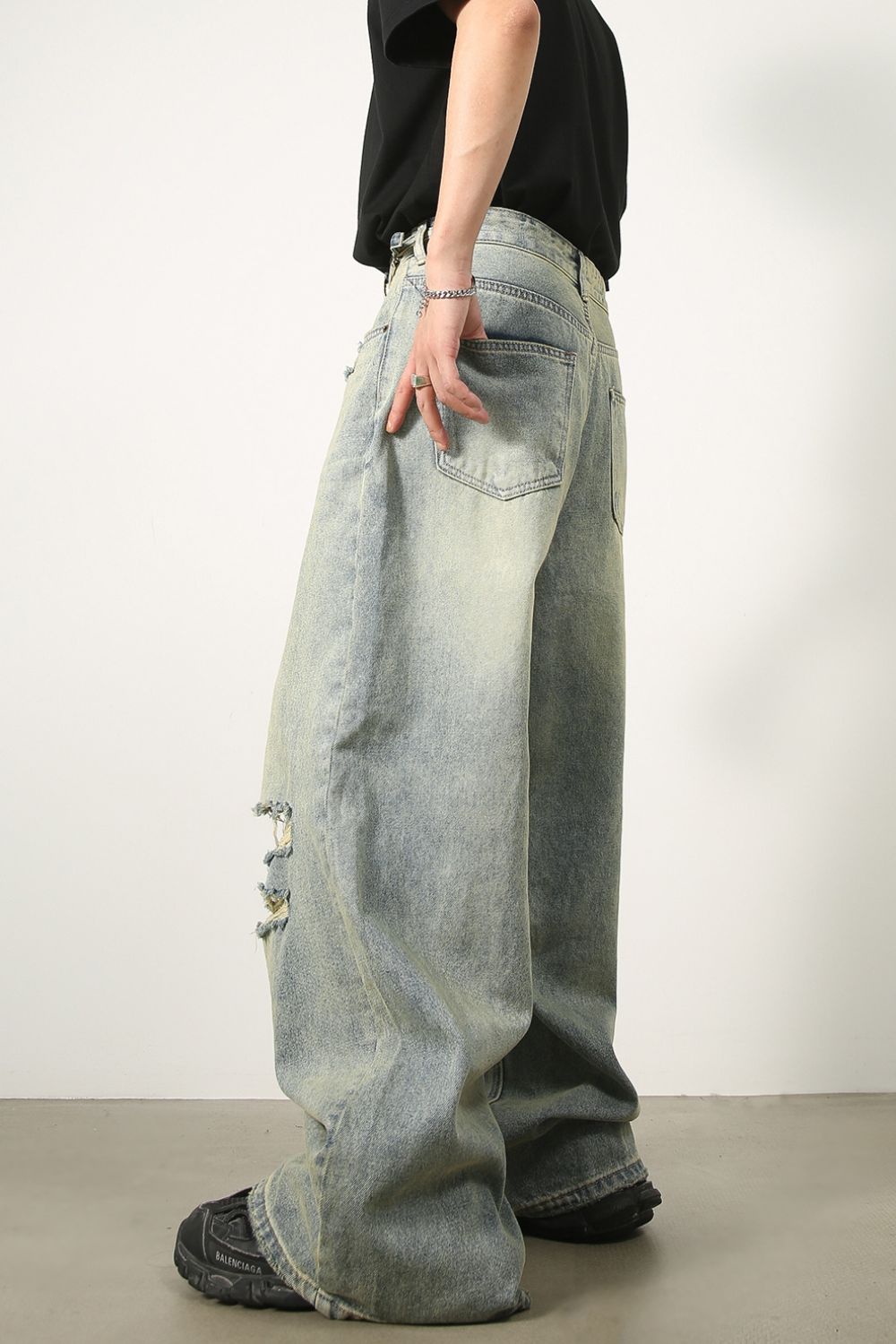 Men's Distressed Wide Leg Jeans